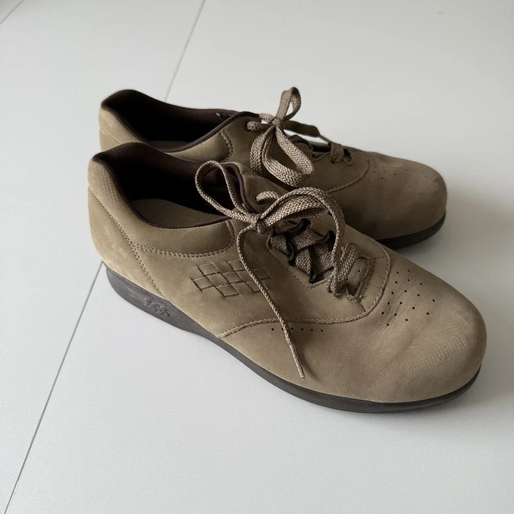 SAS Women's Tripad Comfort Walking Sneakers Tan‎ Suede Leather, Size 7W